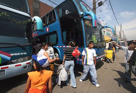 Odecu: precios de pasajes suben hasta el triple en Semana Santa