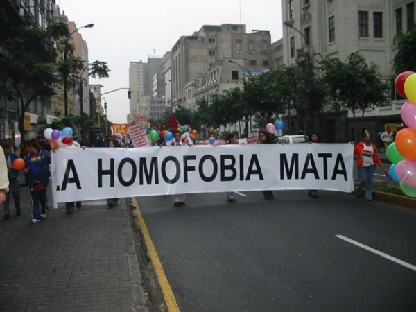Fuerte oposición a cruzada homofóbica del Vaticano