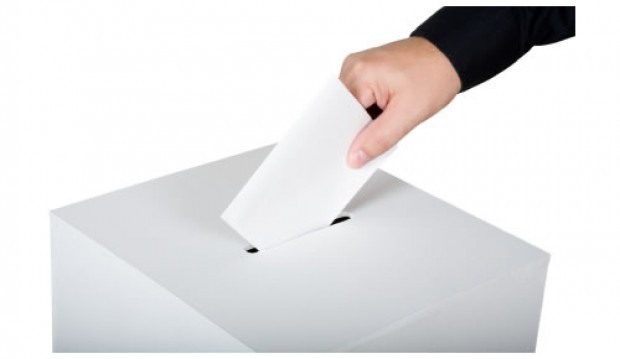 Parlamentarios analizan reponer voto obligatorio e inscripción automática