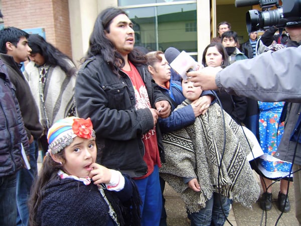 Formalizaron a mapuche que fue violentamente agredido por René Urban y su hijo