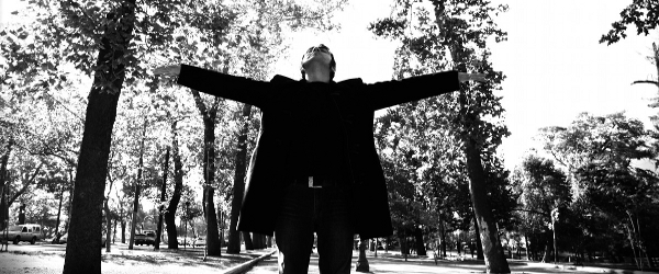 Ángelo Pierattini regresa con “Vampiros” su nuevo disco solista