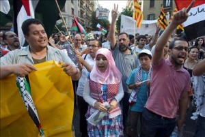 Multitudinaria protesta en Barcelona por el ataque a la flotilla de Gaza