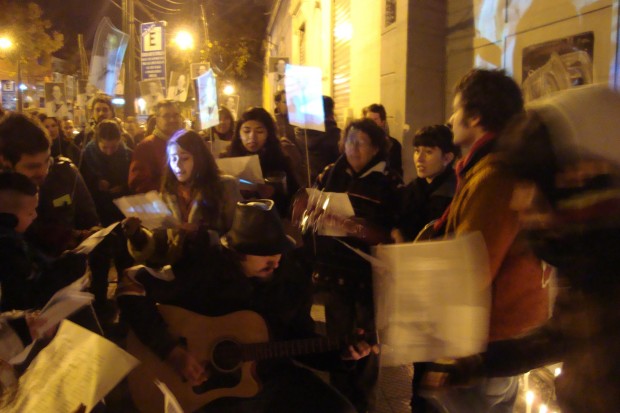 Con velatón exigen justicia para arquitecto fallecido en Bellavista