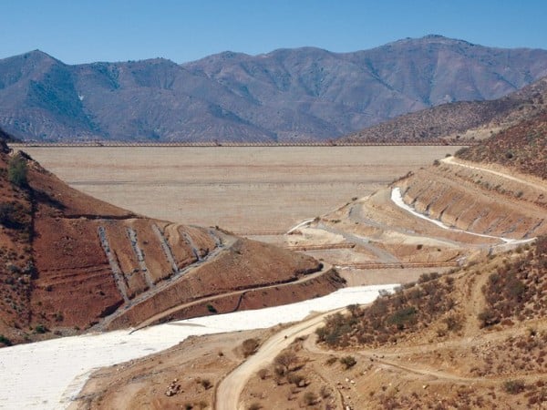 Denuncian que relave de Los Pelambres amenaza supervivencia de comunidad de Caimanes