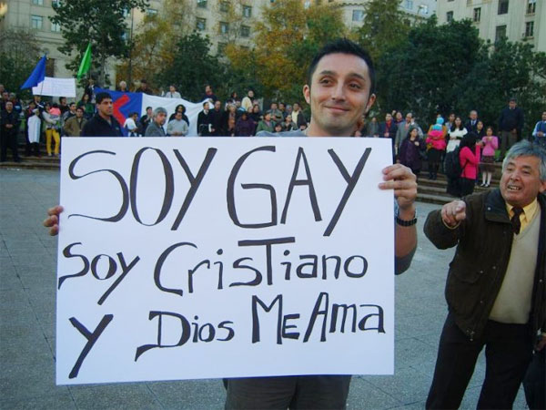 Mums se manifestó contra la discriminación ante protesta de organizaciones evangélicas