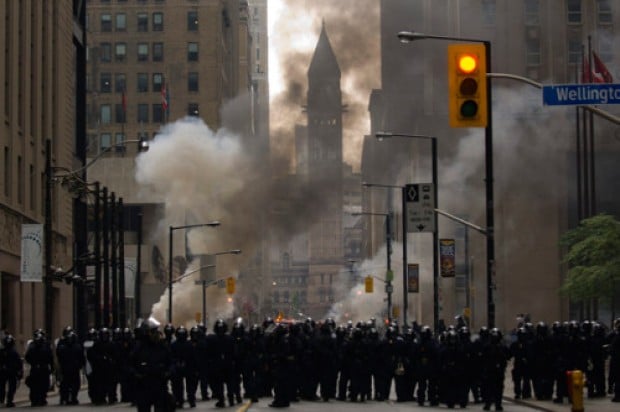 Con medio millar de detenidos culminó en Toronto Cumbre de países ricos y «emergentes»