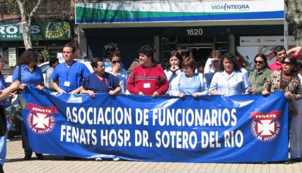 Trabajadores de la salud se movilizan en rechazo a reducción de presupuesto