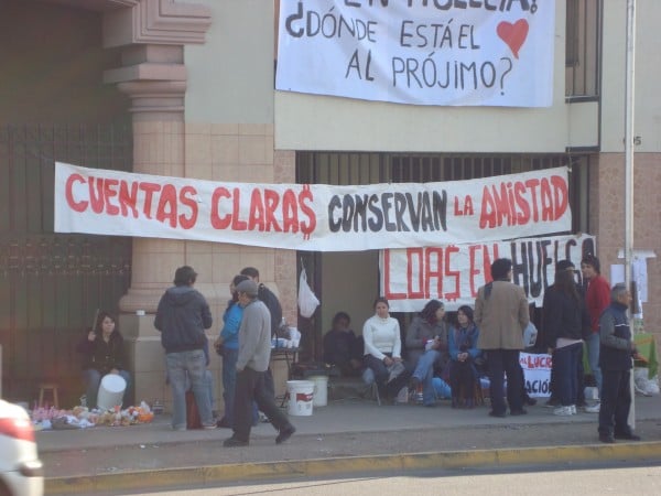 Profesores del liceo Obispo Augusto Salinas en huelga