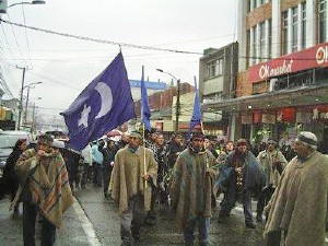 Diferenciación de la dinámica histórica de los Mapuche-Huilliche: la relación Indígena e Hispano-Criollo como pérdida de la Autonomía