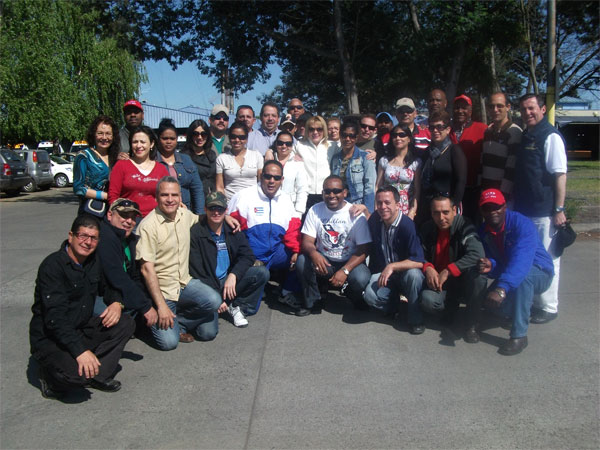 Médicos cubanos solidarios con Chile tras el terremoto fueron homenajeados