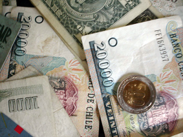 Presupuesto 2011 proyecta fuerte ajuste fiscal