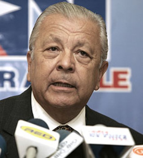Embajador chileno en España es cuestionado por su vinculación pinochetista