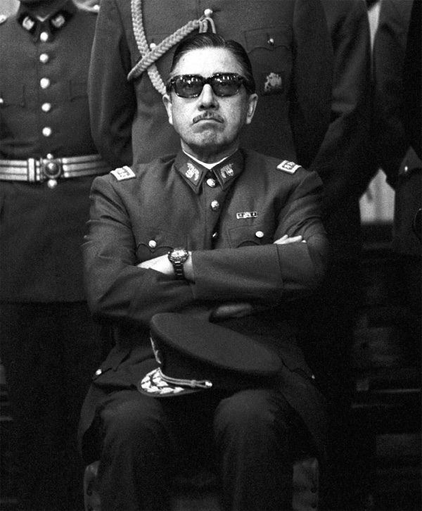 Condenan a 13 militares chilenos por asesinato y desaparición de 4 ciudadanos franco-chilenos