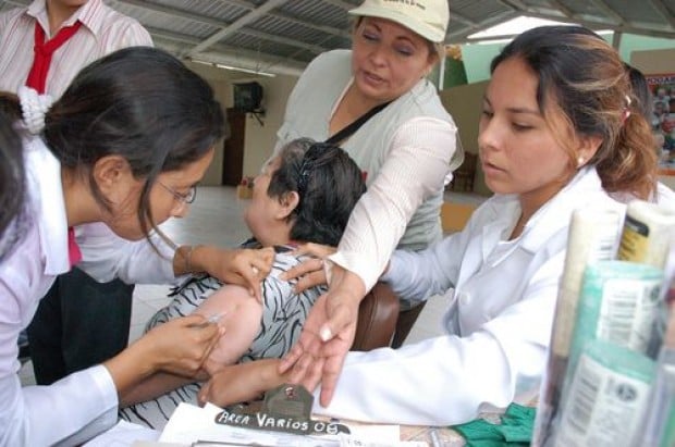 Vacunarse contra la influenza es clave por adelanto de la lluvia y el frío