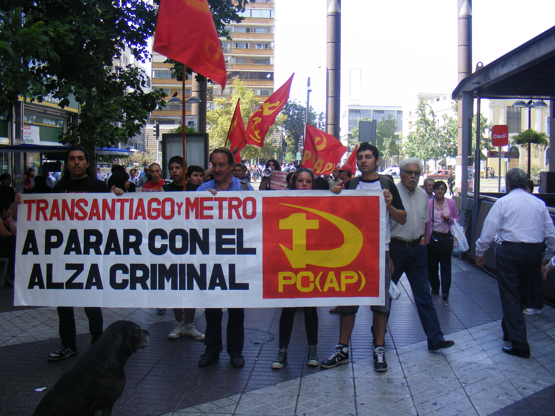 Organizaciones sociales salen a las calles. Buscan frenar alza del Transantiago