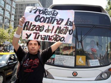 Hoy: Dos marchas en contra del alza de Transantiago