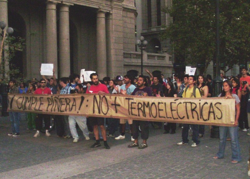 Hoy nuevas manifestaciones en contra de minera Isla Riesco, Central Castilla y por libertad de imputados en “caso bombas”