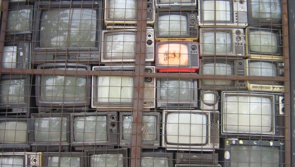 Gobierno envía “Ley corta” sobre TV Digital redactado entre cuatro paredes