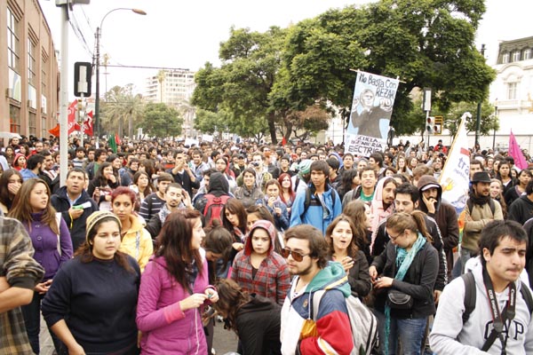 Choferes y estudiantes de Valparaíso se unen por mejoras en el transporte público