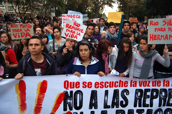 En 16 ciudades protestaron masivamente contra proyecto Hidroaysén
