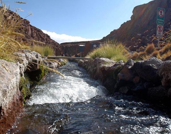 Bolivia: Chile se sigue beneficiando con aguas del Silala