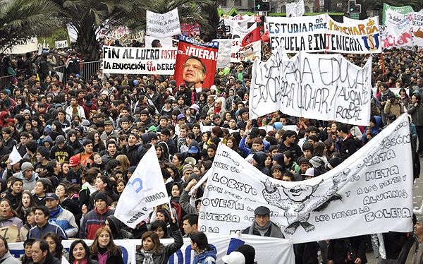 Medio millón de personas a lo largo de Chile en histórica jornada por la educación