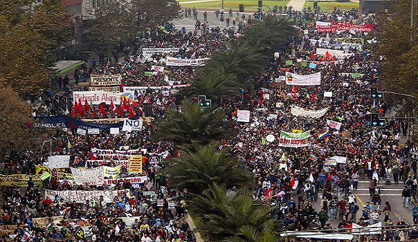 Asamblea ciudadana de Santiago convoca este y todos los lunes para coordinar las próximas movilizaciones