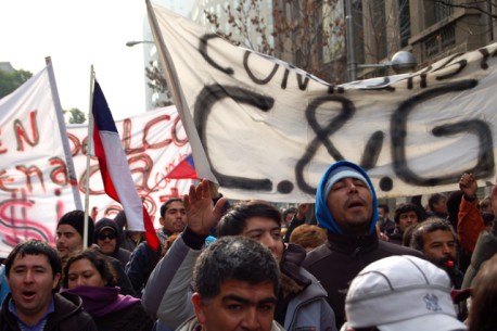 Paro de contratistas: Más de 300 trabajadores en Santiago y en Rancagua cuatro mujeres en huelga de hambre