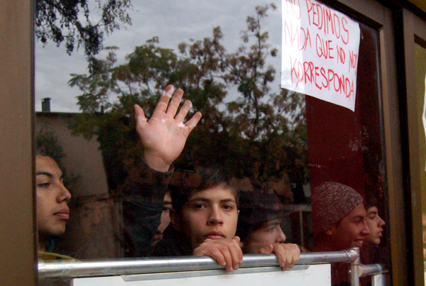 Estudiantes mantienen movilizaciones frente a ofensiva del Gobierno y los medios