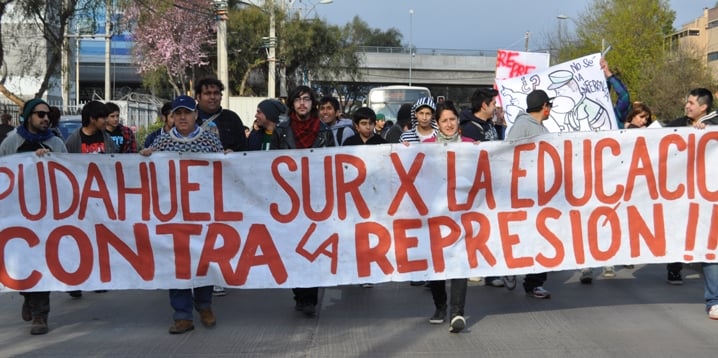 Familia fue golpeada y secuestrada por Carabineros en Pudahuel: Los vecinos protestan