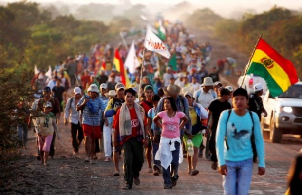 Ministra de Defensa de Bolivia renuncia en protesta contra la represión a la marcha indígena