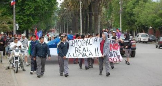 Estudiantes que marchan desde Concepción fueron agredidos por Carabineros al ingresar a Rancagua
