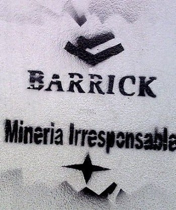 Solicitan arresto de ejecutivos de Barrick Gold por fraude en propiedad de mina Pascua