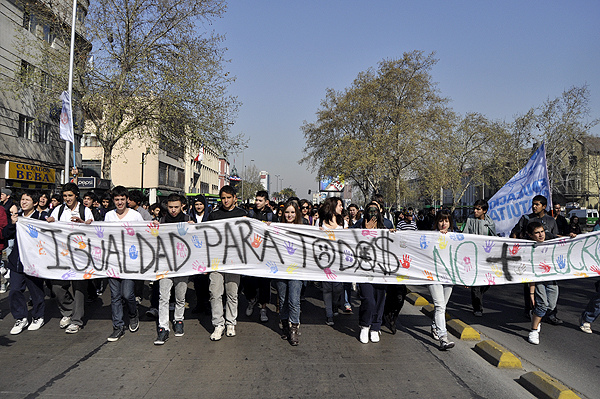 Estudiantes de la zona oriente llaman a marchar por Apoquindo