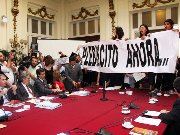 Solicitan a Bachelet que se desista de querella por Toma del Congreso