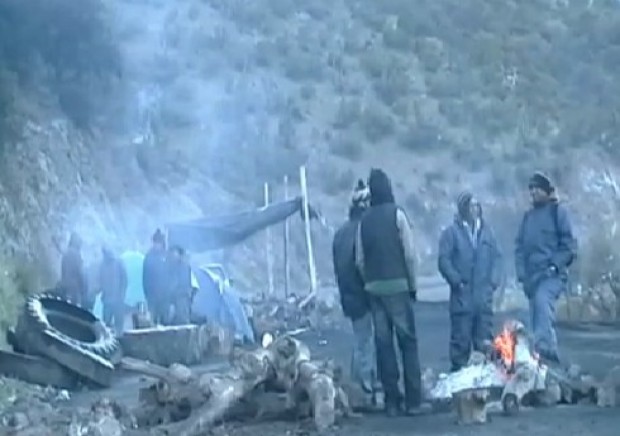 Habitantes de Cuncumén cortan ruta en protesta contra Minera Los Pelambres