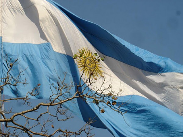 Gobierno argentino enfrenta segunda huelga general del año en medio de deterioro de la economía
