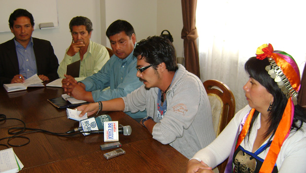Confederación de Trabajadores del Cobre atribuye despido de trabajador mapuche a «declaraciones racistas» de ministro Hinzpeter