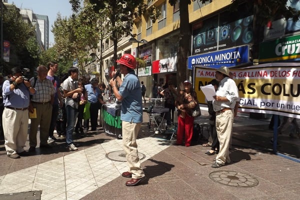 Ciudadanos protestan contra el mercado y su colusión en Santiago Centro