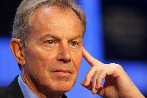Manifestante intenta arresto ciudadano de ex Primer Ministro británico Tony Blair