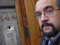 Hoy a las 20 horas: El escritor Ramón Díaz Eterovic, creador de Heredia, conversará en El Ciudadano