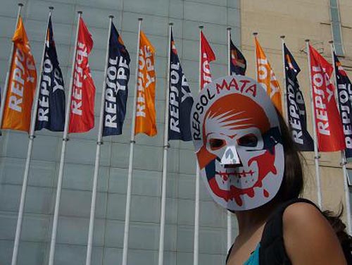 Llaman a firmar para que gobierno español deje de defender a Repsol