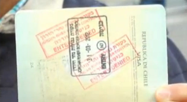 [VIDEO] Chileno expulsado de Israel pide hacer cumplir tratados de libre tránsito