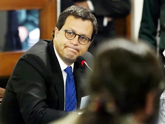 Caso Bombas: Hinzpeter al banquillo en juicio que entra en su fase final