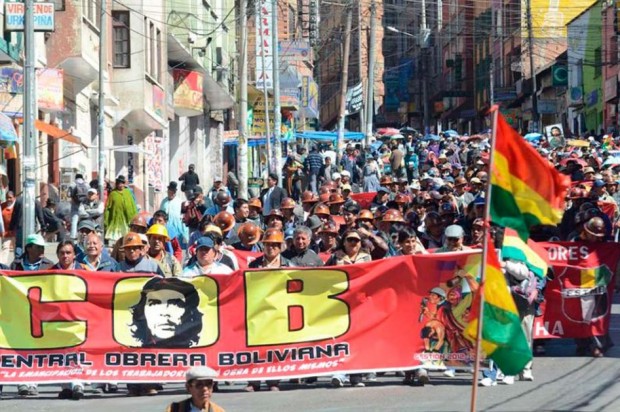 ¿Por qué indígenas y trabajadores bolivianos abandonan a Evo?