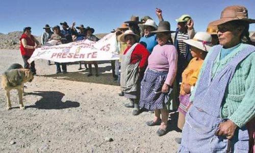 Estado de emergencia protege a minera Xstrata al sur de Perú
