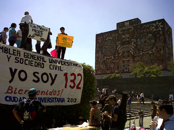 Cómo los jóvenes del #yosoy132 irrumpieron en la escena mexicana