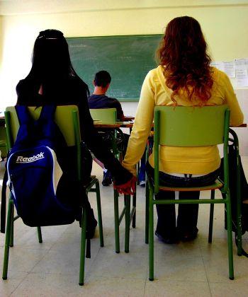 Alumnas de colegio en La Serena denuncian expulsión homofóbica