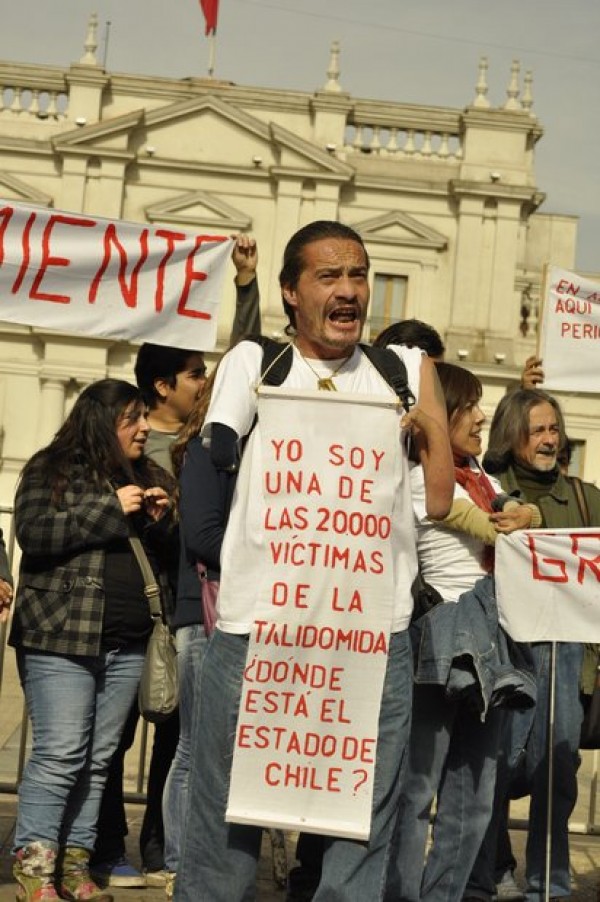 Víctimas de la Talidomida: Otro crimen de la industria farmacéutica que el Estado chileno no reconoce