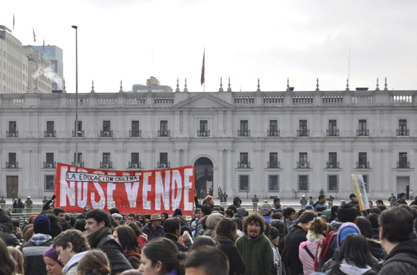 Santiago: Estudiantes aceptan recorrido para marcha propuesto por la Intendencia